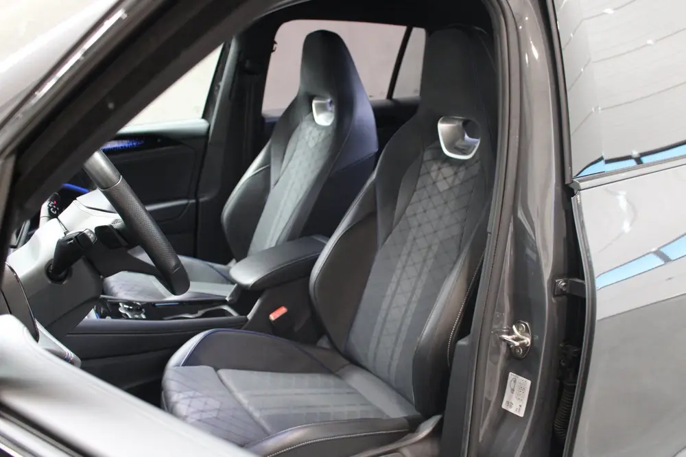 Volkswagen Tiguan 1.5 eHybrid R-Line Camera/Trekhaak/Black p uit 2024, foto 5