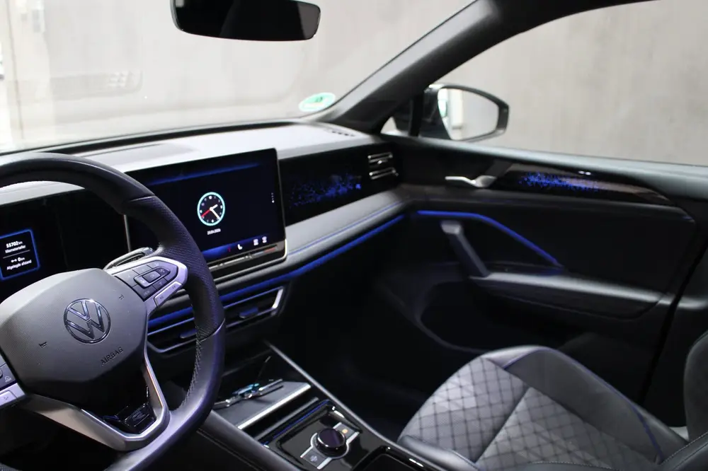 Volkswagen Tiguan 1.5 eHybrid R-Line Camera/Trekhaak/Black p uit 2024, foto 8