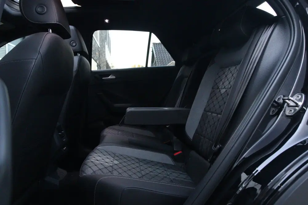 Volkswagen T-Roc 1.5 TSI 3x R-Line| Pano| I.Q.| Camera| Keyl uit 2022, foto 16