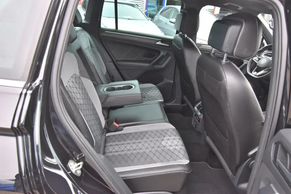 Volkswagen Tiguan 1.4 TSI eHybrid R-Line Business+ , TREKHAA uit 2022, foto 13