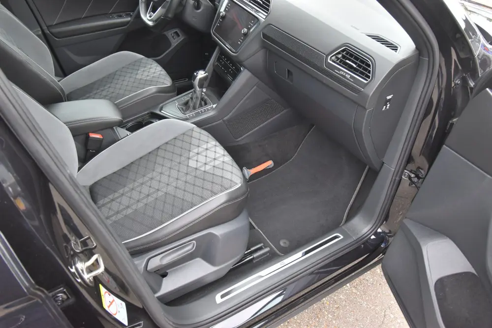 Volkswagen Tiguan 1.4 TSI eHybrid R-Line Business+ , TREKHAA uit 2022, foto 9