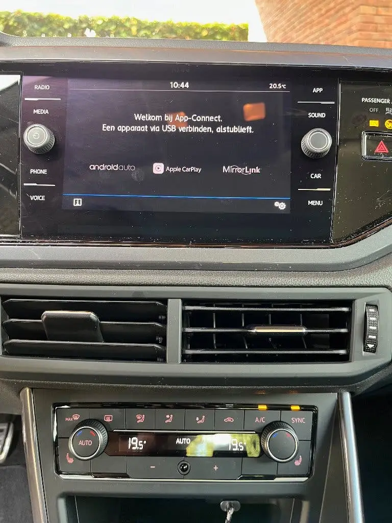 Volkswagen Polo IQ Drive 1.0 TSI OPF • CarPlay • ACC uit 2020, foto 20