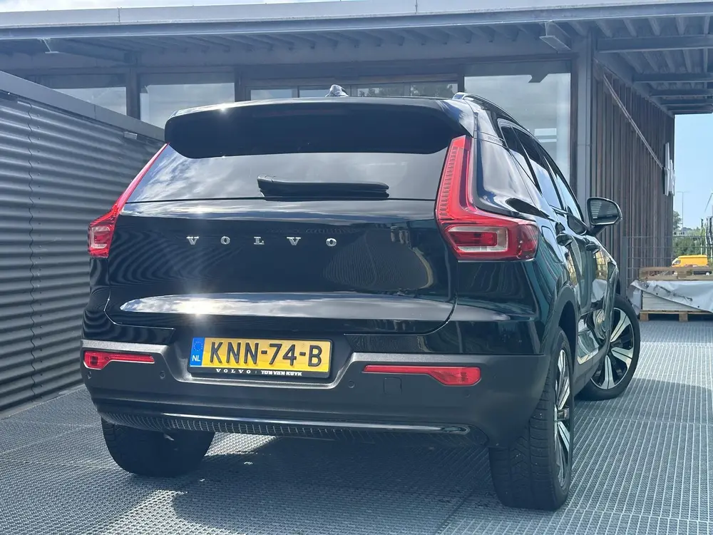 Volvo XC40 1.5 T5 Recharge Ultimate Dark uit 2023, foto 2