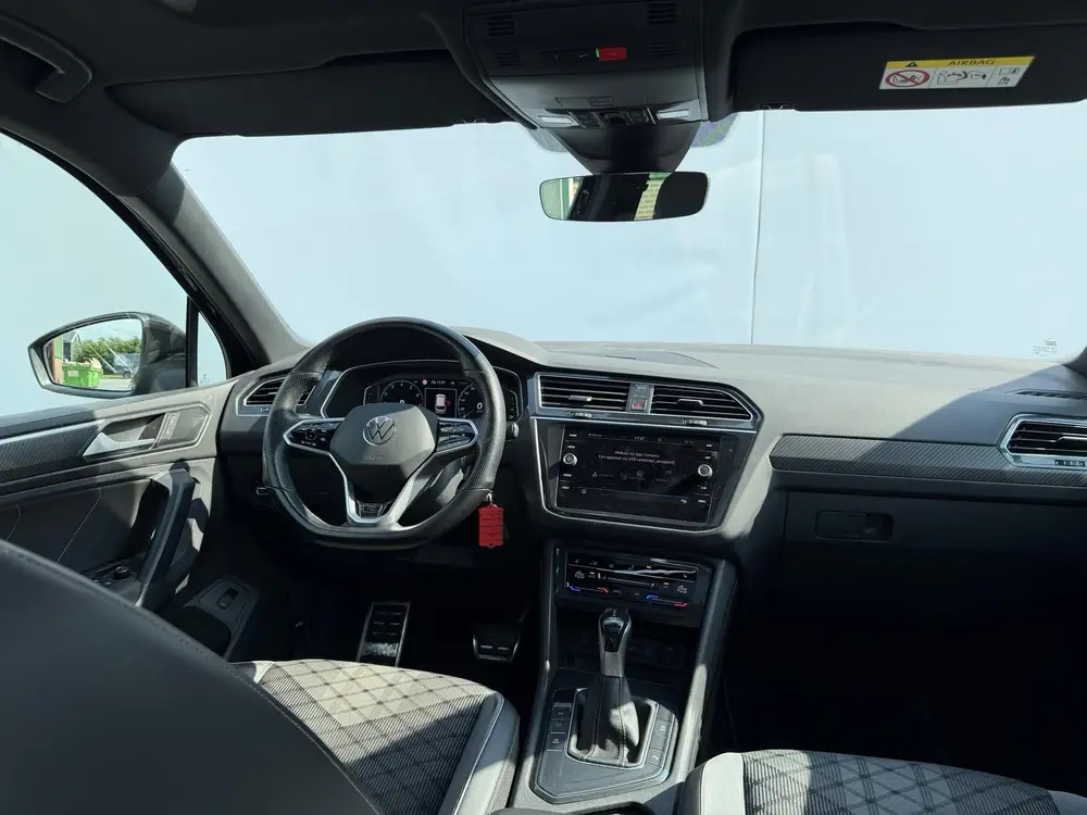 Volkswagen Tiguan 1.5 TSI R-Line Business+ | Pano | IQ Light uit 2021, foto 2