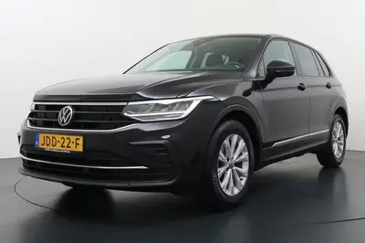 Volkswagen Tiguan 1.5 TSI LIFE Business-Line 1 Ste Eigenaar uit 2022