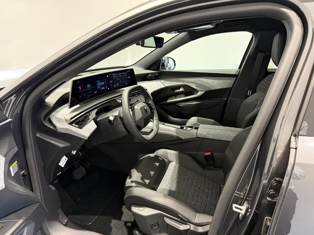 Peugeot 5008 1.6 Plug-in Hybrid 195 Allure 7p l 360 Cam uit 2026, foto 7