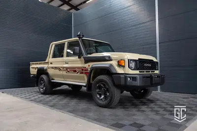 Toyota Land Cruiser GRJ79 Double Cab LX-G A uit 2026