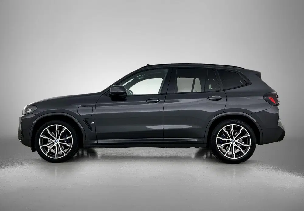 BMW X3 xDrive30e High Executive uit 2023, foto 2