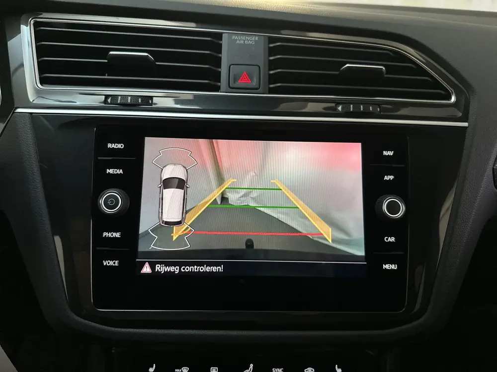 Volkswagen Tiguan 1.5 TSI R-Line Business+ LED Camera Stoelv uit 2021, foto 16