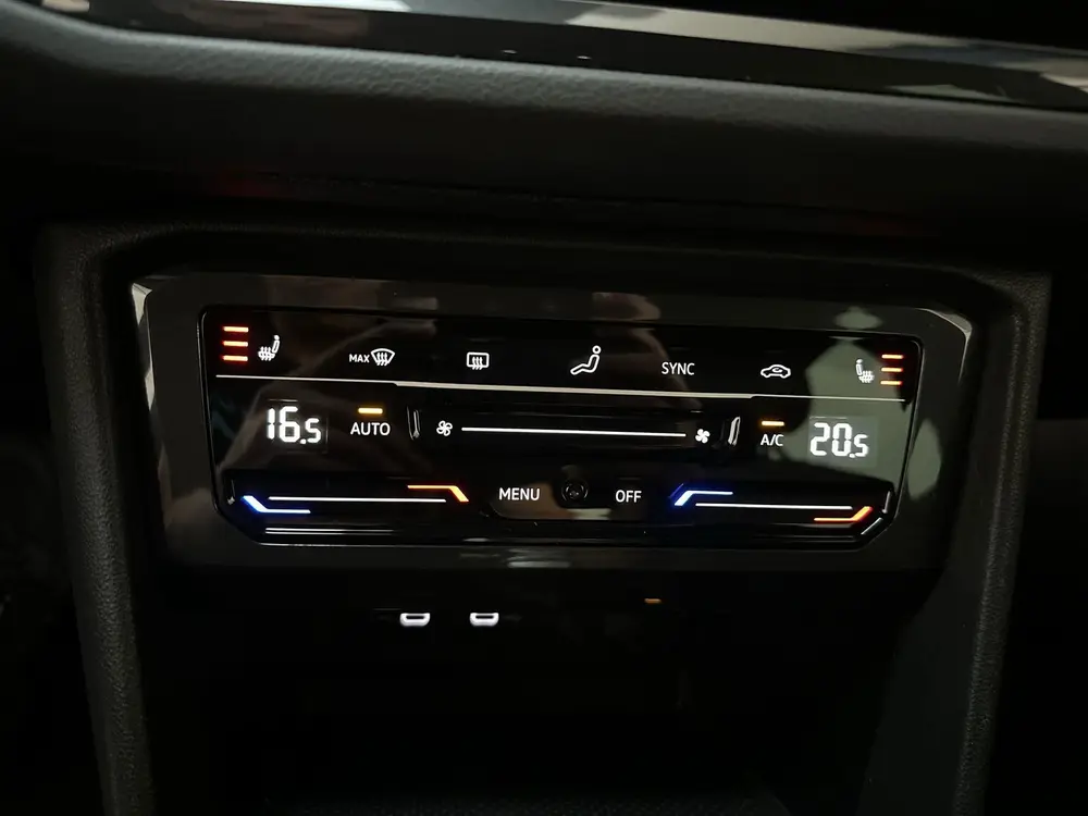 Volkswagen Tiguan 1.5 TSI R-Line Business+ LED Camera Stoelv uit 2021, foto 19