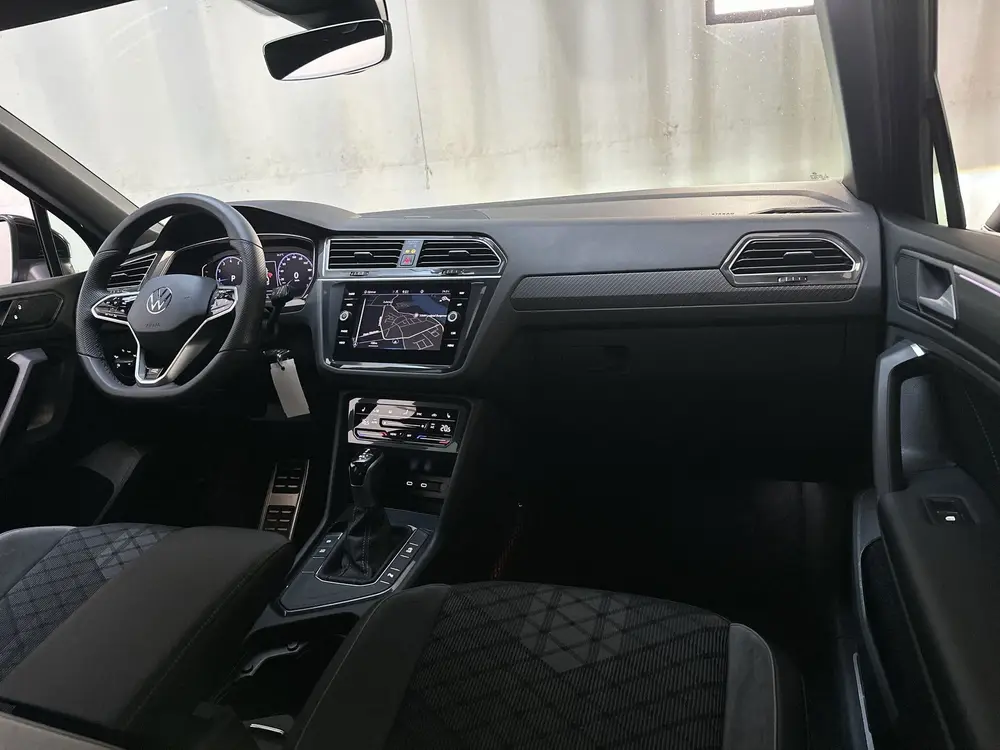Volkswagen Tiguan 1.5 TSI R-Line Business+ LED Camera Stoelv uit 2021, foto 2