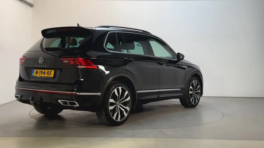 Volkswagen Tiguan 1.5 TSI R-Line Business+ LED Camera Stoelv uit 2021, foto 3