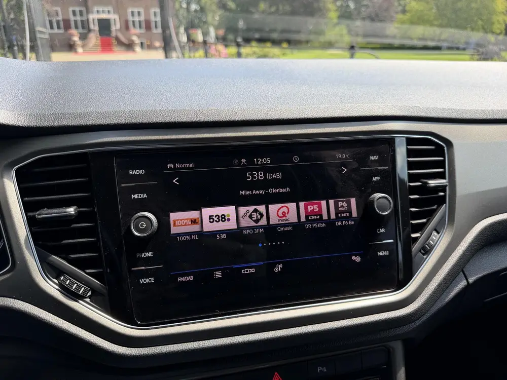 Volkswagen T-Roc 1.5 TSI Style | Camera | Keyless | uit 2020, foto 13
