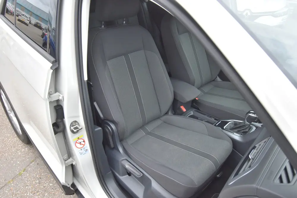 Volkswagen T-Roc 1.5 TSI Life 75 Edition , VIRTUAL COCKPIT uit 2022, foto 10
