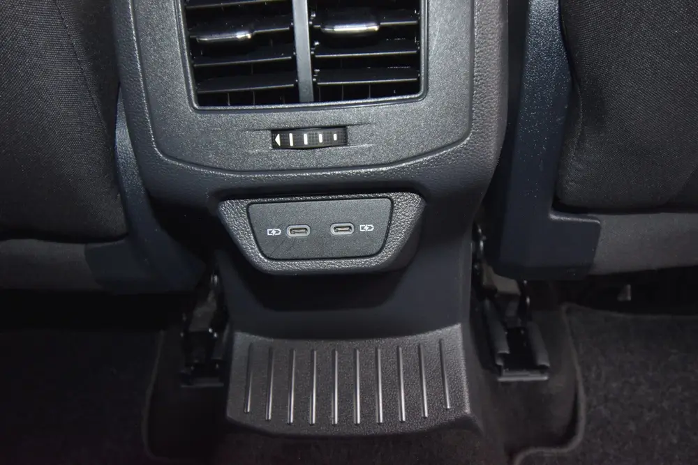 Volkswagen T-Roc 1.5 TSI Life 75 Edition , VIRTUAL COCKPIT uit 2022, foto 13
