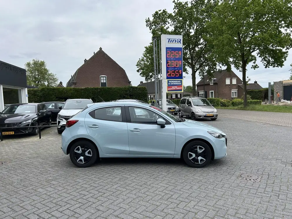 Mazda 2 1.5 e-SkyActiv-G 90 Centre-Line uit 2024, foto 3
