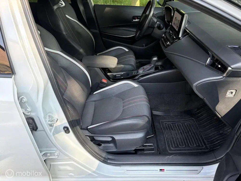Toyota Corolla 1.8 Hybrid GR-Sport All in uit 2022, foto 11