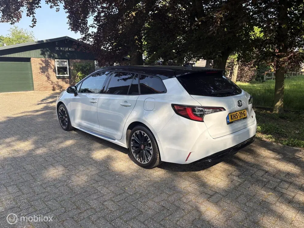 Toyota Corolla 1.8 Hybrid GR-Sport All in uit 2022, foto 2