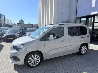 Opel Combo 1.2 Turbo Edition PANO LED CARPLAY CAMERA uit 2019