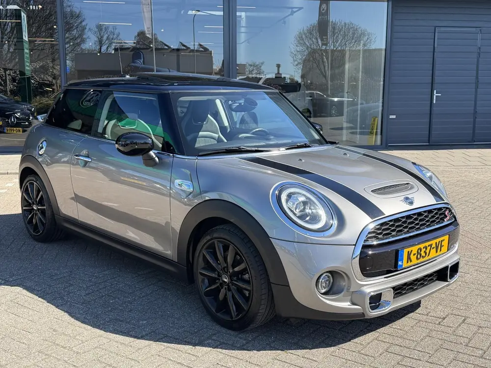 Mini Cooper S 2.0 Cooper S 60 Years Edition AUTOMAAT uit 2019, foto 5