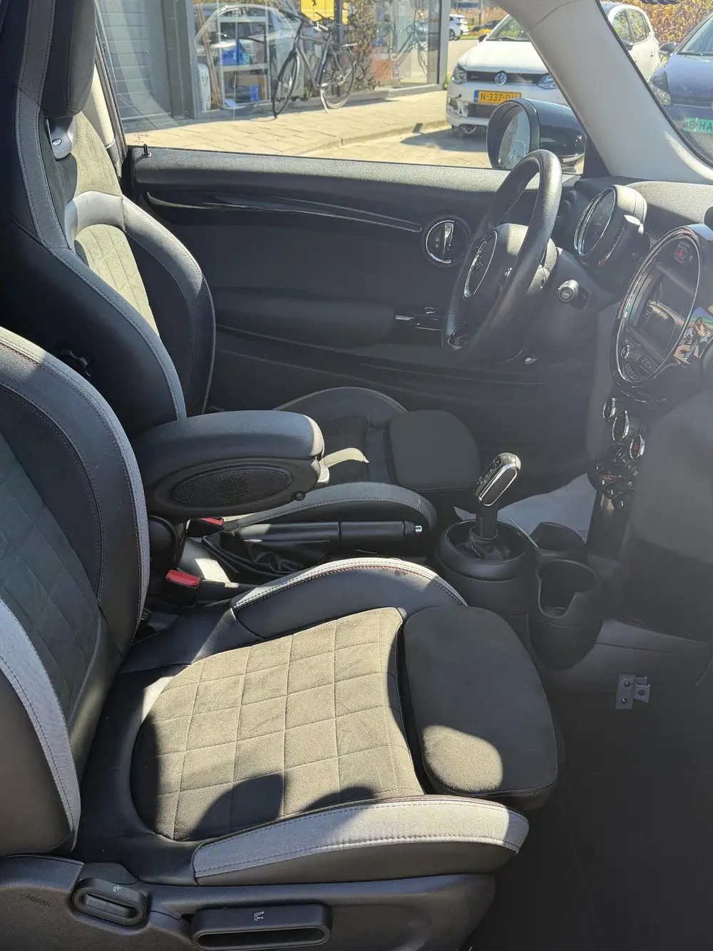 Mini Cooper S 2.0 Cooper S 60 Years Edition AUTOMAAT uit 2019, foto 9