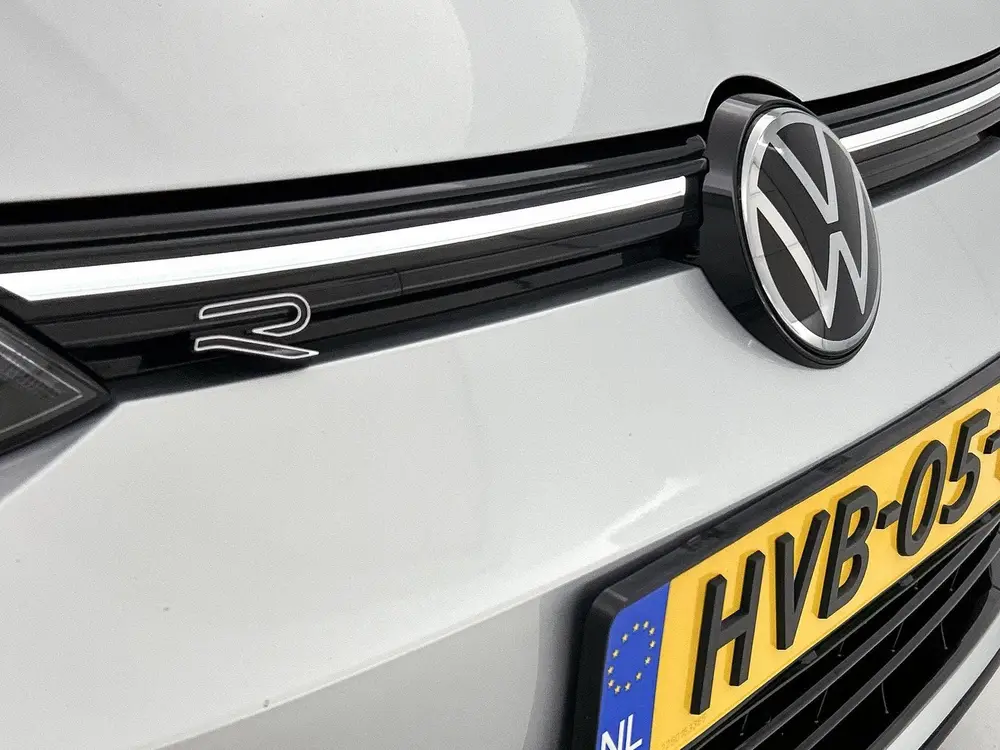 Volkswagen Golf 1.5 eTSI R-Line Business 150 PK | PANORAMADA uit 2024, foto 11