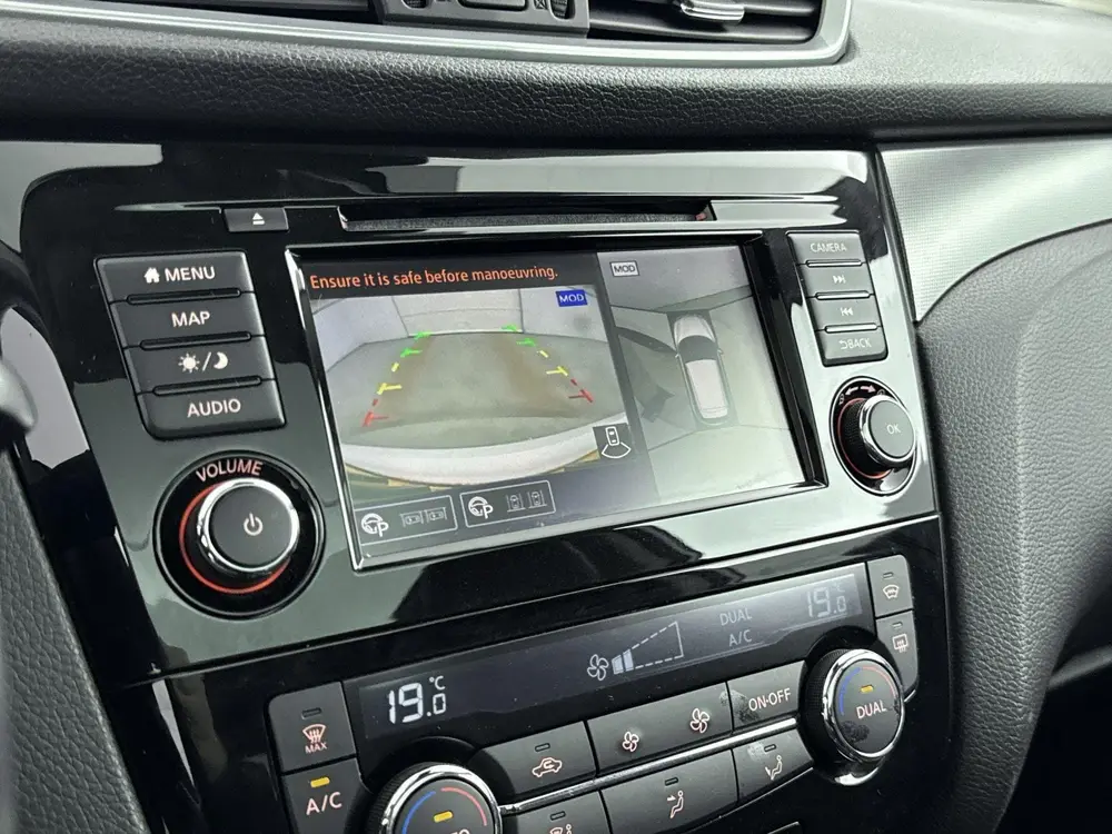 Nissan Qashqai 1.3 DIG-T Tekna 140PK | Trekhaak | Navigatie uit 2019, foto 10
