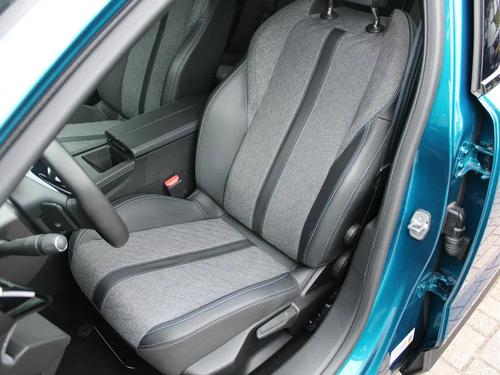 Peugeot 408 1.2 PT Allure Pack 130pk EAT8 Automaat uit 2024, foto 7