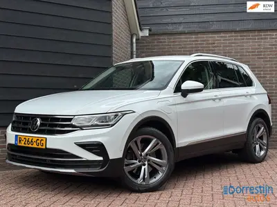 Volkswagen Tiguan 1.4 TSI eHybrid Business+ | ACC | Camera | uit 2021