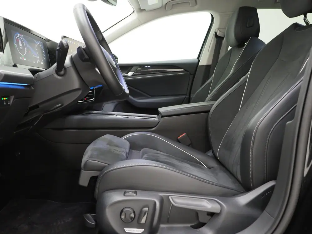 Volkswagen Passat Variant 1.5 eHybrid 204PK | Leder/Alcantar uit 2025, foto 15