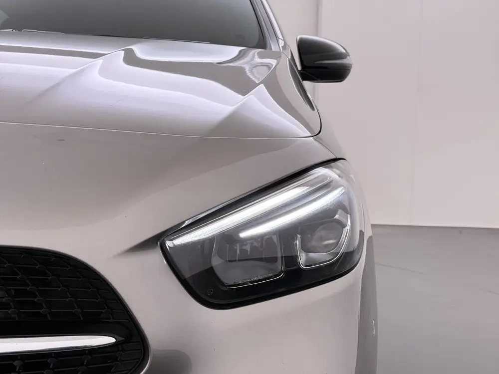 Mercedes-Benz B-Klasse 250e AMG uit 2020, foto 11
