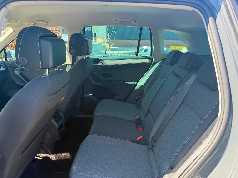 Volkswagen Tiguan 1.5 TSI Business_Line_AUTOMAAT_NAVI__ELEC uit 2023, foto 19