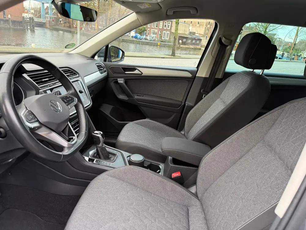 Volkswagen Tiguan 1.5 TSI Business_Line_AUTOMAAT_NAVI__ELEC uit 2023, foto 3