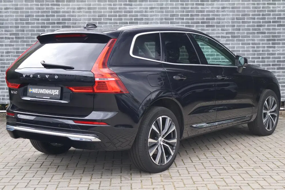 Volvo XC60 2.0 T6 Plug-in hybrid AWD Inscription uit 2022, foto 3