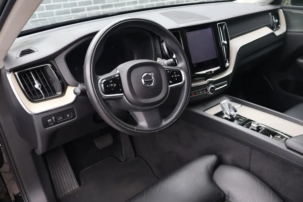 Volvo XC60 2.0 T6 Plug-in hybrid AWD Inscription uit 2022, foto 6