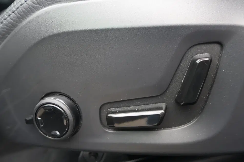 Volvo XC60 2.0 T6 Plug-in hybrid AWD Inscription uit 2022, foto 7