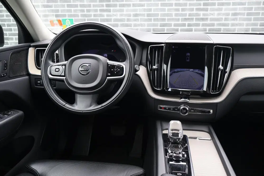 Volvo XC60 2.0 T6 Plug-in hybrid AWD Inscription uit 2022, foto 9