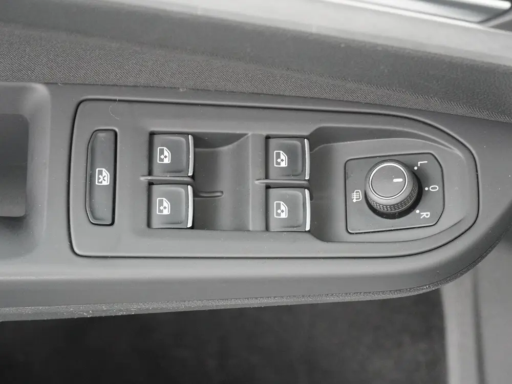 Volkswagen Golf Variant 1.0 eTSI Life Business - Navigatie uit 2021, foto 13