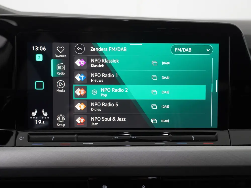 Volkswagen Golf Variant 1.0 eTSI Life Business - Navigatie uit 2021, foto 15