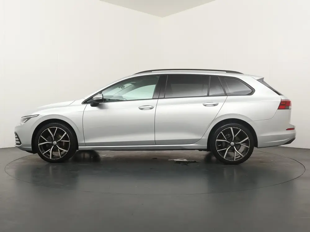 Volkswagen Golf Variant 1.0 eTSI Life Business - Navigatie uit 2021, foto 2