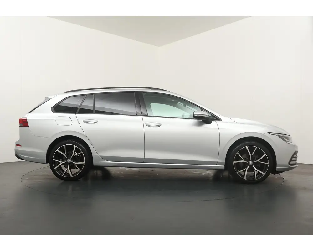 Volkswagen Golf Variant 1.0 eTSI Life Business - Navigatie uit 2021, foto 6