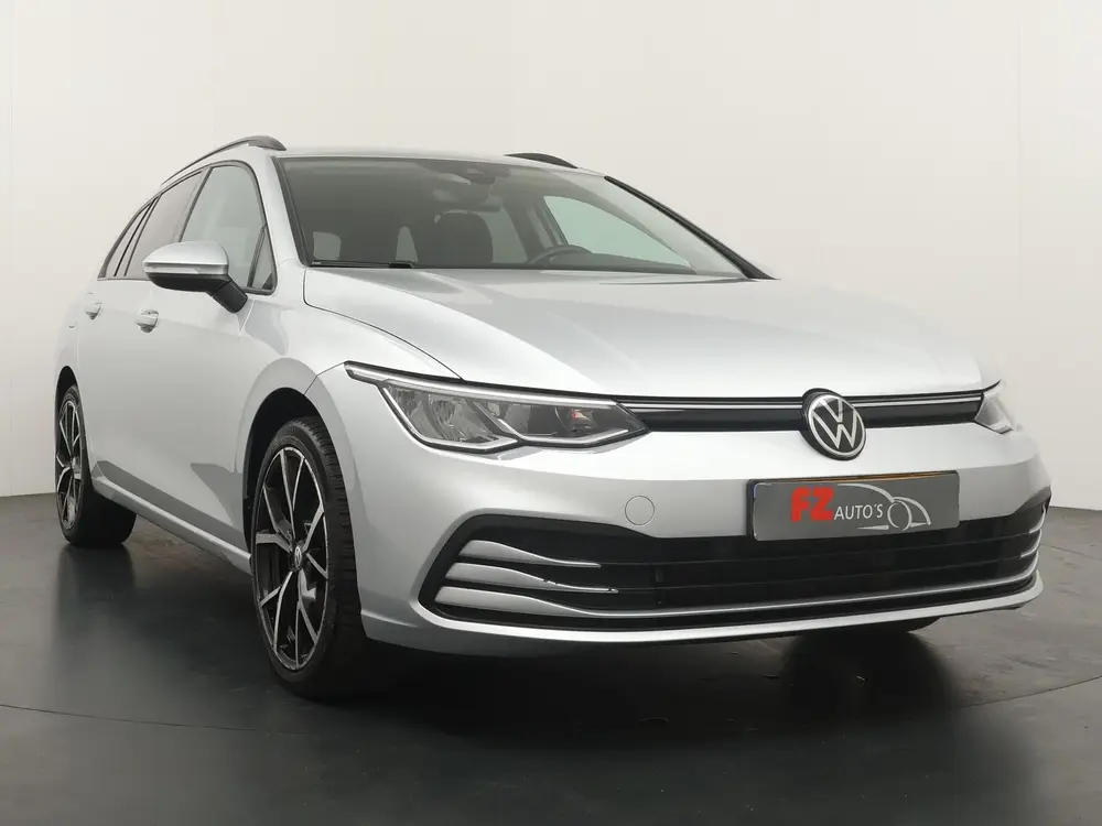 Volkswagen Golf Variant 1.0 eTSI Life Business - Navigatie uit 2021, foto 7