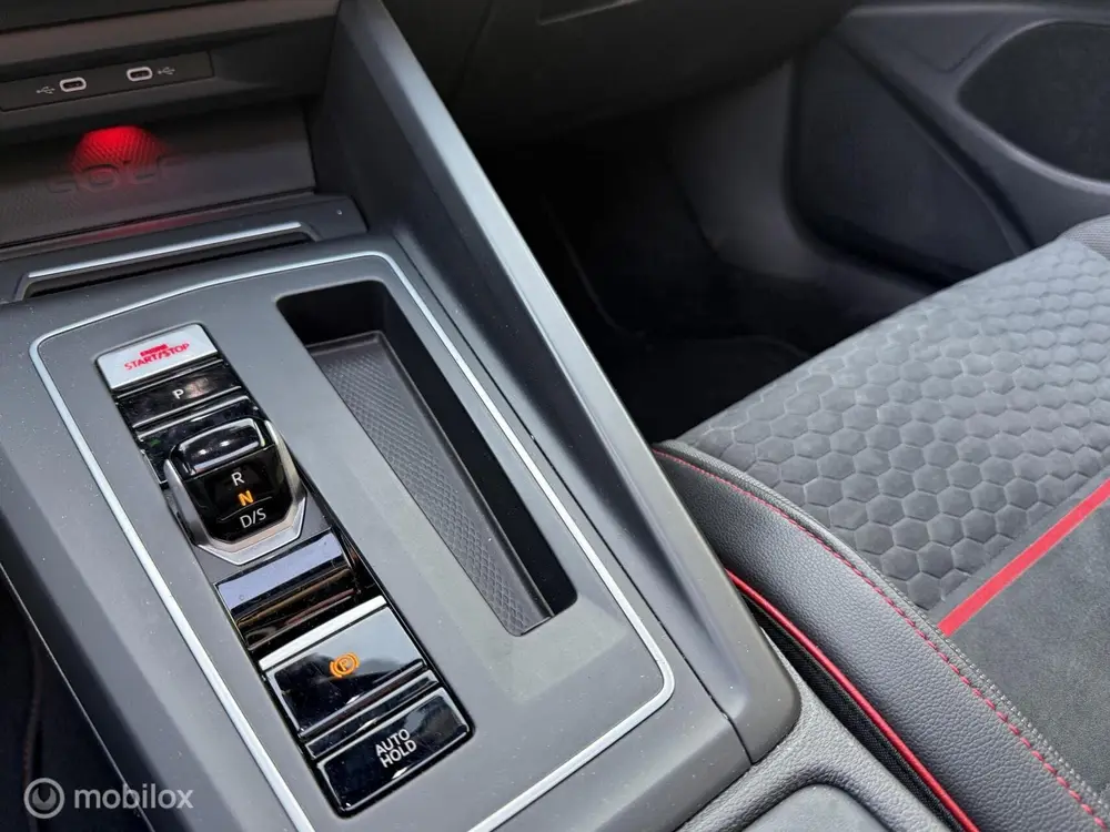Volkswagen Golf 2.0 TSI GTI Clubsport, Panoramadak, IQ light uit 2022, foto 15