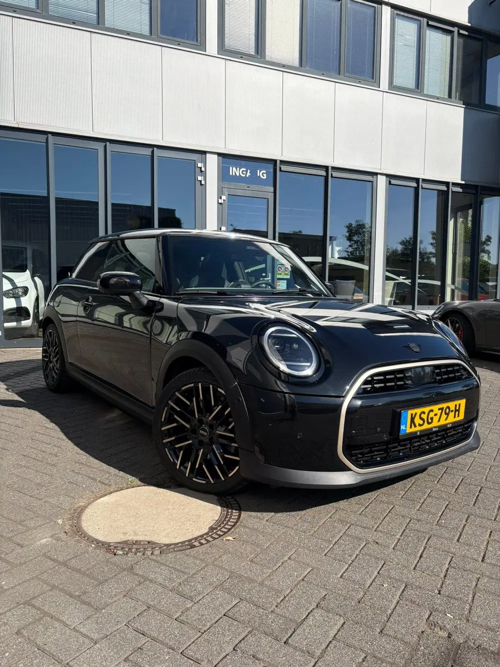 Mini Cooper 1.5 156pk Aut 2024 Zwart uit 2024