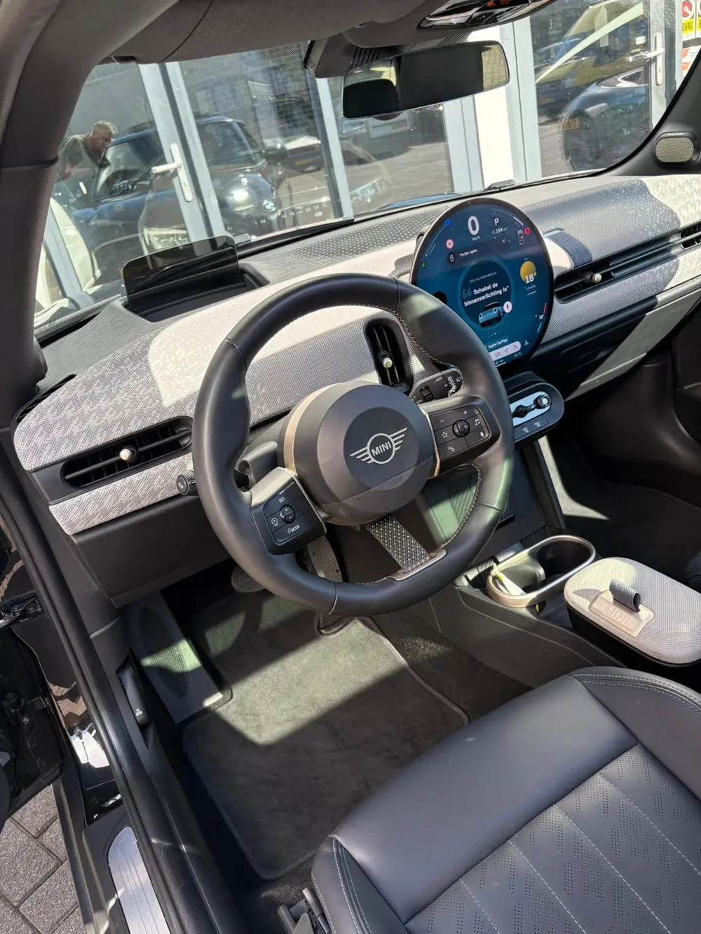 Mini Cooper 1.5 156pk Aut 2024 Zwart uit 2024, foto 12