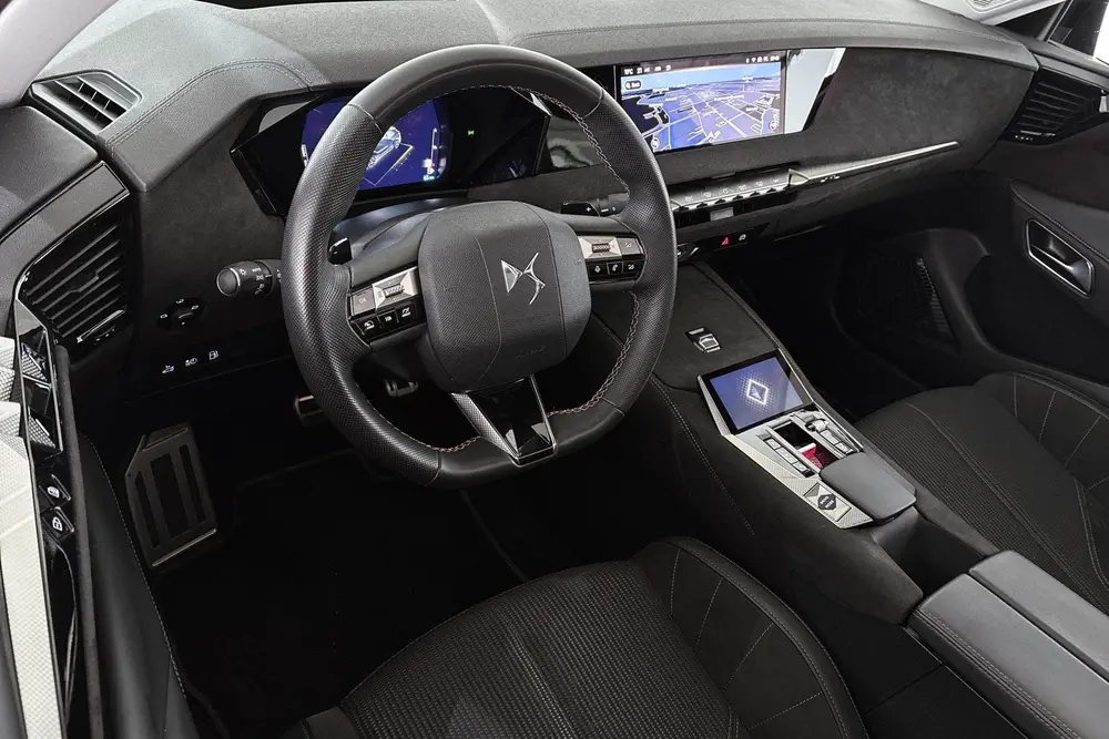 DS Automobiles DS 4 DS 4 E-Tense Performance Line+ PHEV Panora uit 2023, foto 20