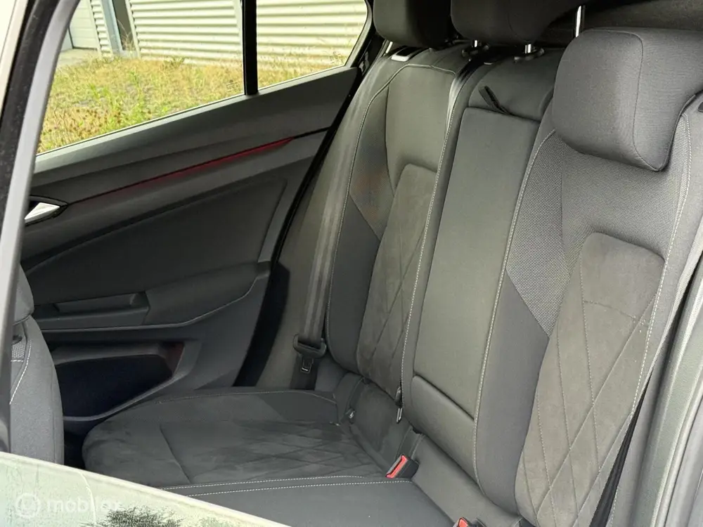 Volkswagen Golf 1.4 eHybrid 204PK 18'inch-ACC-Memory-Massage uit 2021, foto 15