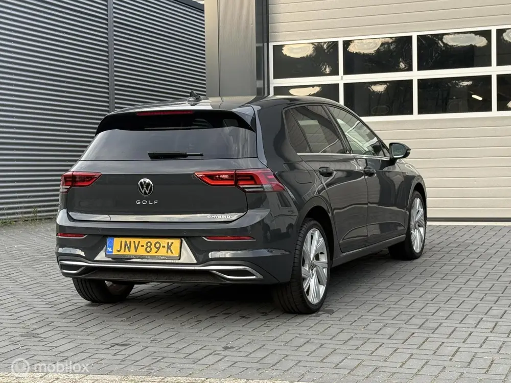 Volkswagen Golf 1.4 eHybrid 204PK 18'inch-ACC-Memory-Massage uit 2021, foto 2