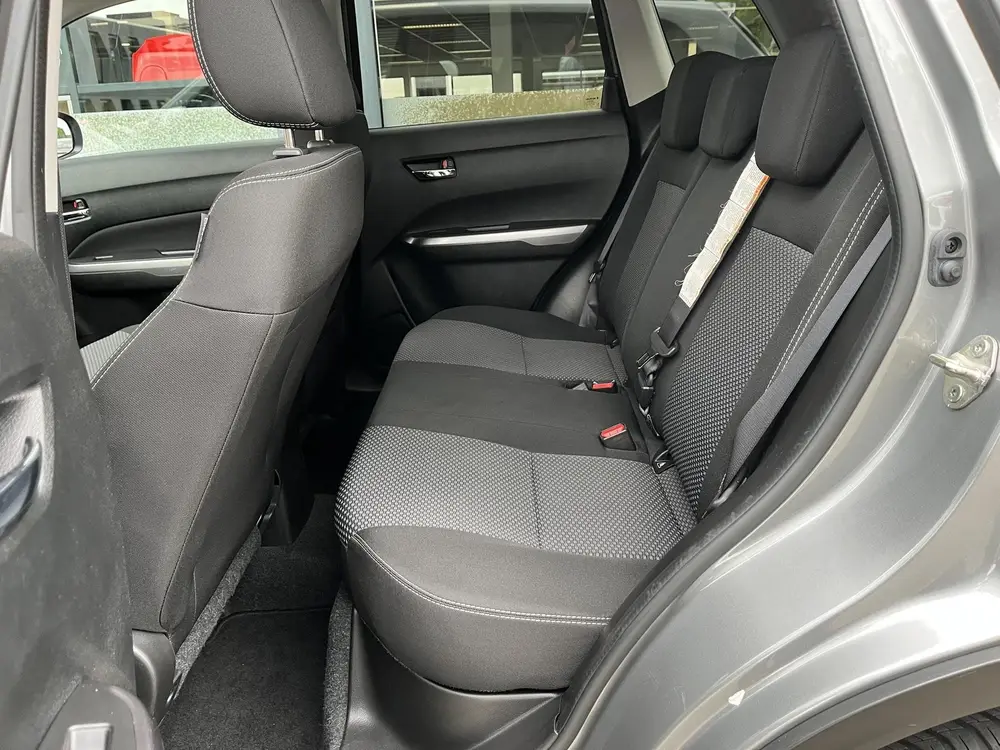 Suzuki Vitara 1.0 Boosterjet Select Automaat | All season Ba uit 2019, foto 9