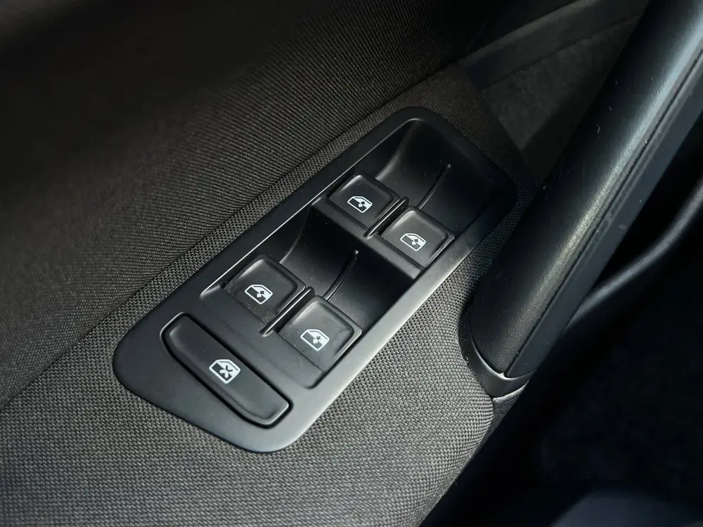 Volkswagen Golf 1.0 TSI automaat|Carplay|Clima|Cruise|PDC uit 2019, foto 17